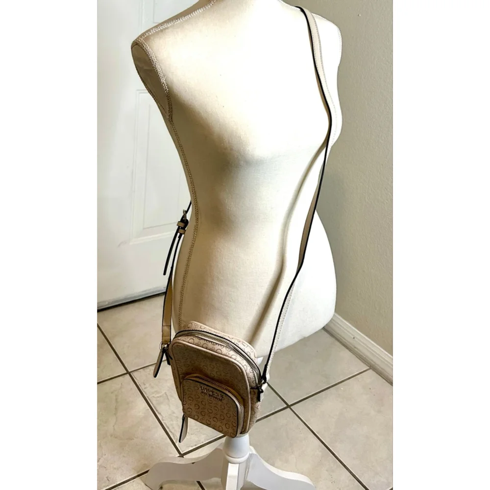 Guess Los Angeles El Dorado Camera crossbody Bag